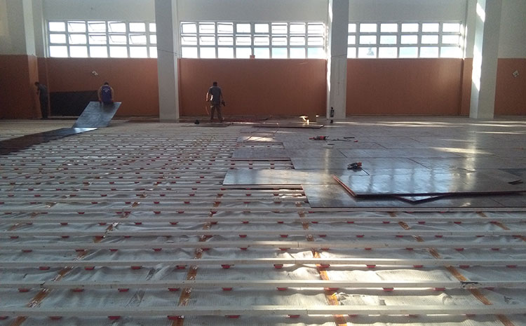 橡膠木舞臺運(yùn)動木地板多少錢一平米？