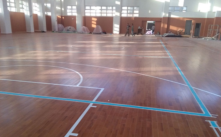 福建安裝運動木地板施工團(tuán)隊