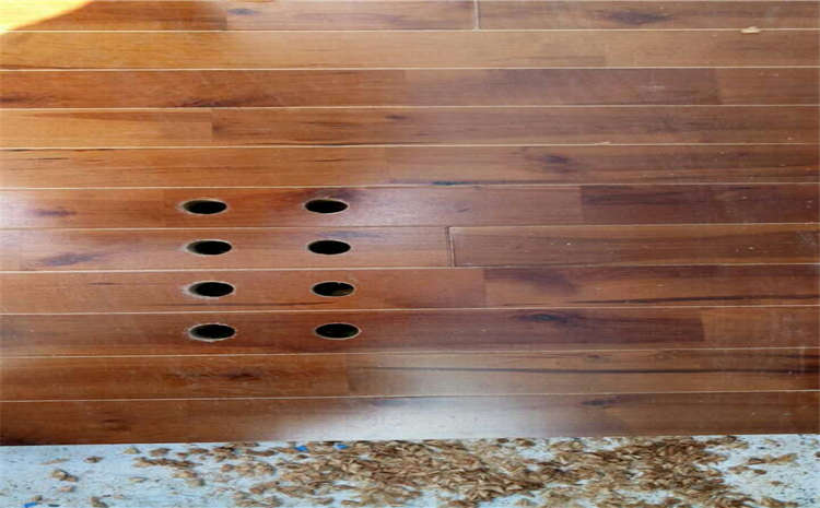 專業的籃球館木地板怎么維修？