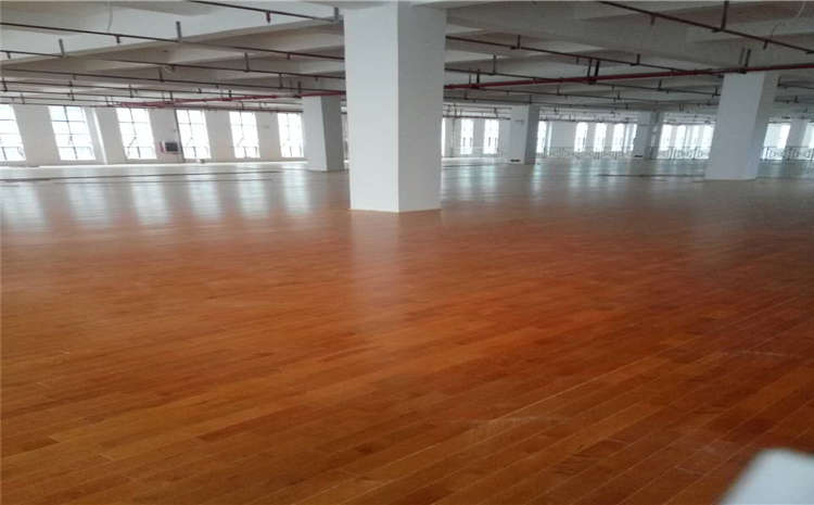 橡膠木體育木地板批發