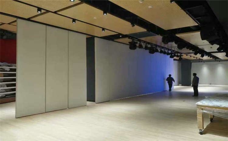 22厚風雨操場地板廠家報價表