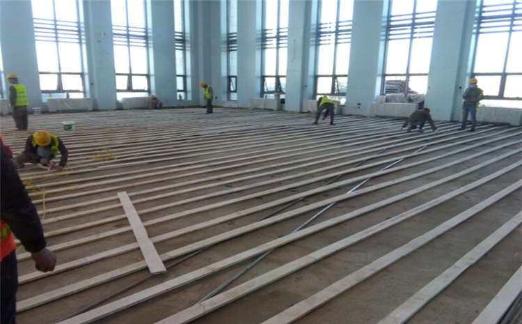 楓樺木體育運動地板哪個牌子好？