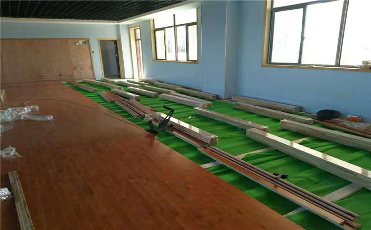 柞木羽毛球館木地板怎么保養(yǎng)?