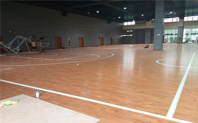 風(fēng)雨操場實(shí)木運(yùn)動地板哪家便宜