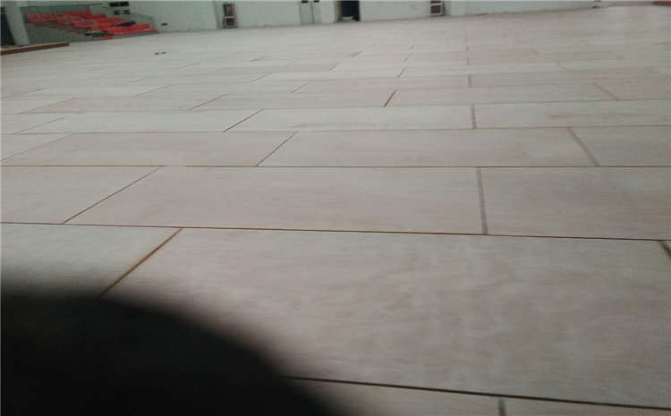 批發價格體育木地板22厚