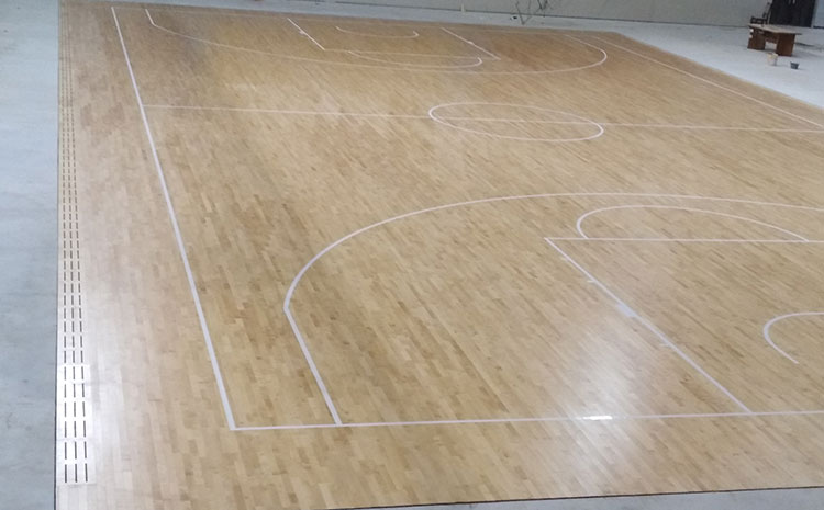 指接板舞臺(tái)木地板怎么翻新?