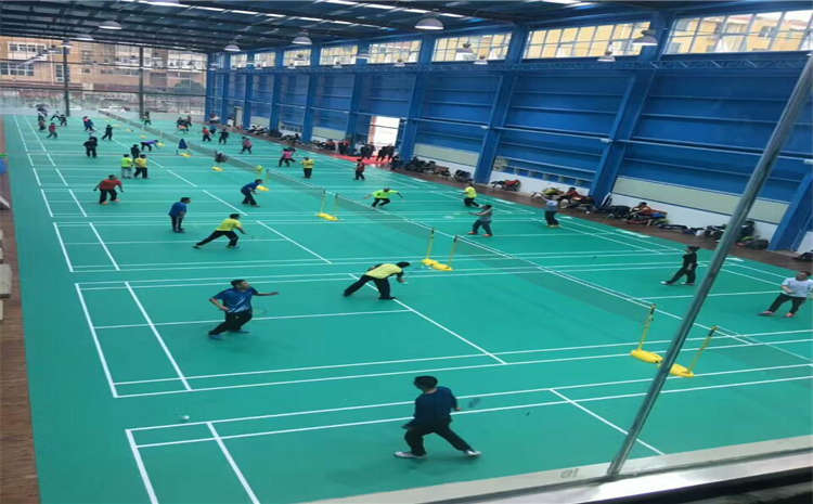 俄勒岡松木地板籃球場造價是的多少？