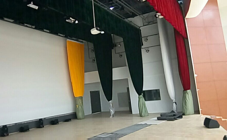 俄勒岡松木地板籃球館價(jià)格是多少錢？