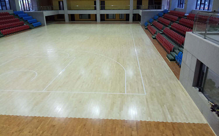 柞木體育館實(shí)木地板價(jià)格是多少錢？