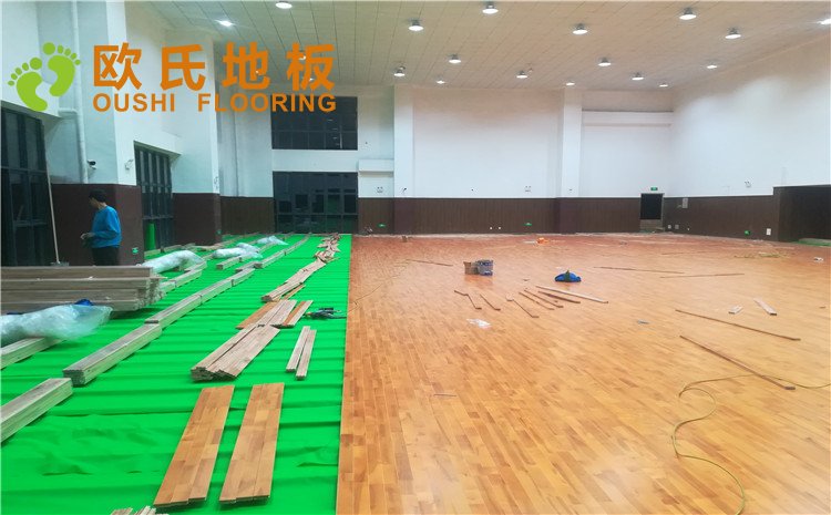 安徽懷寧室內籃球館木地板圖片