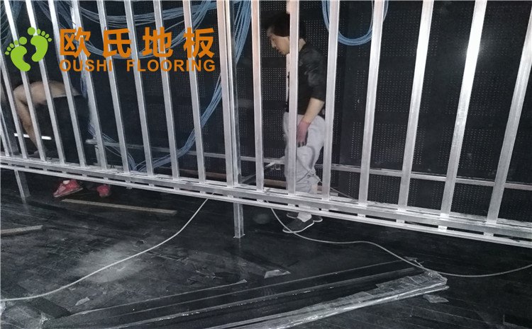 河北廊坊益田同文學(xué)校舞臺木地板項(xiàng)目-歐氏實(shí)木運(yùn)動地板